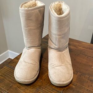 Bearpaw Suede and Wool Women’s Winter Boots in Tan, size 11